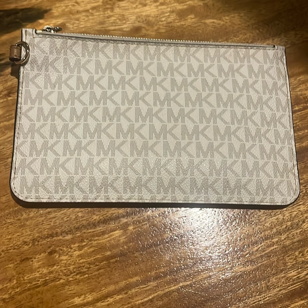 Michael Kors pouchette